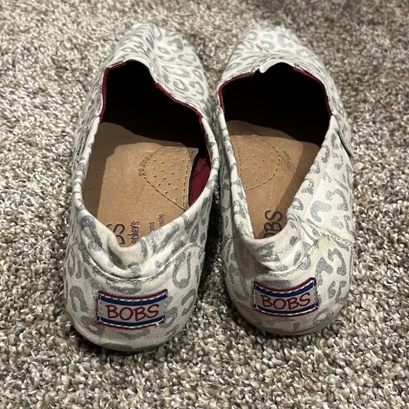 BOBS Cheetah Print Size 9 - Picture 3 of 8